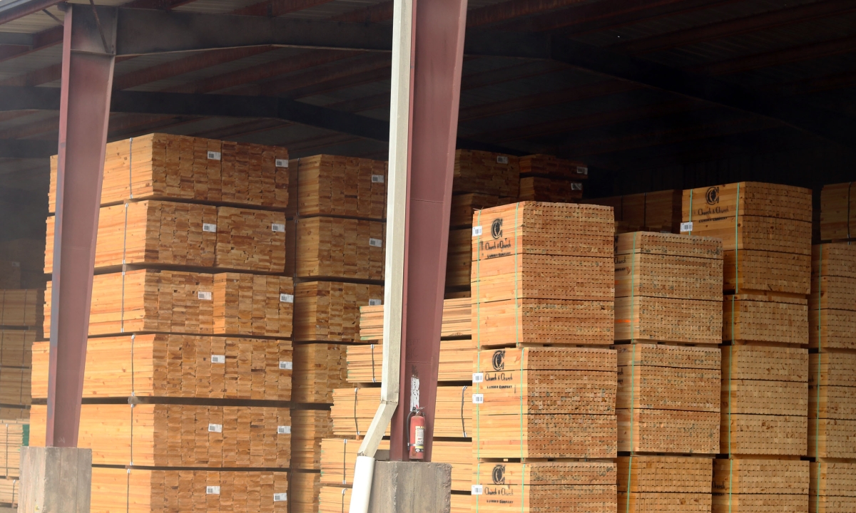 Top 6 Reasons For Working With A Custom Planer Mill